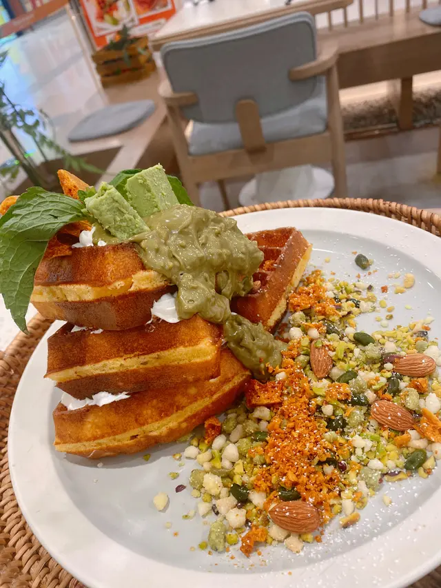 開唔開心試咗先知嘅開心果窩夫