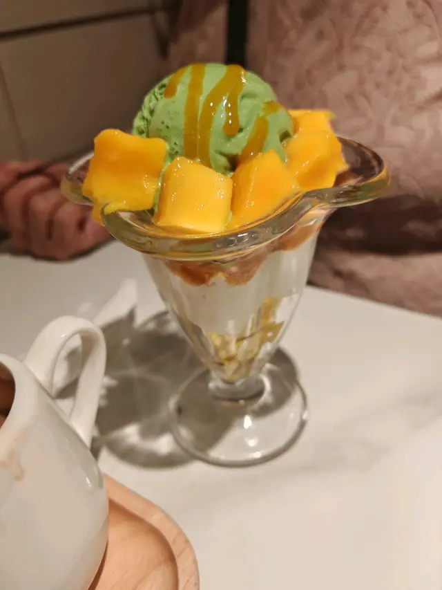 芒果綠茶芭菲