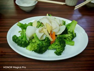 西蘭花炒花枝