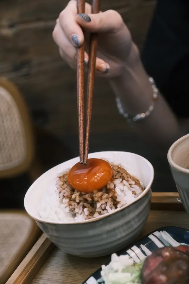 醬油蛋 ■ 越光米飯