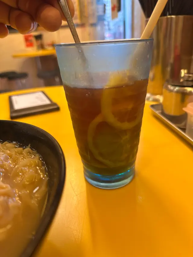 茶味濃，但係檸檬比較少