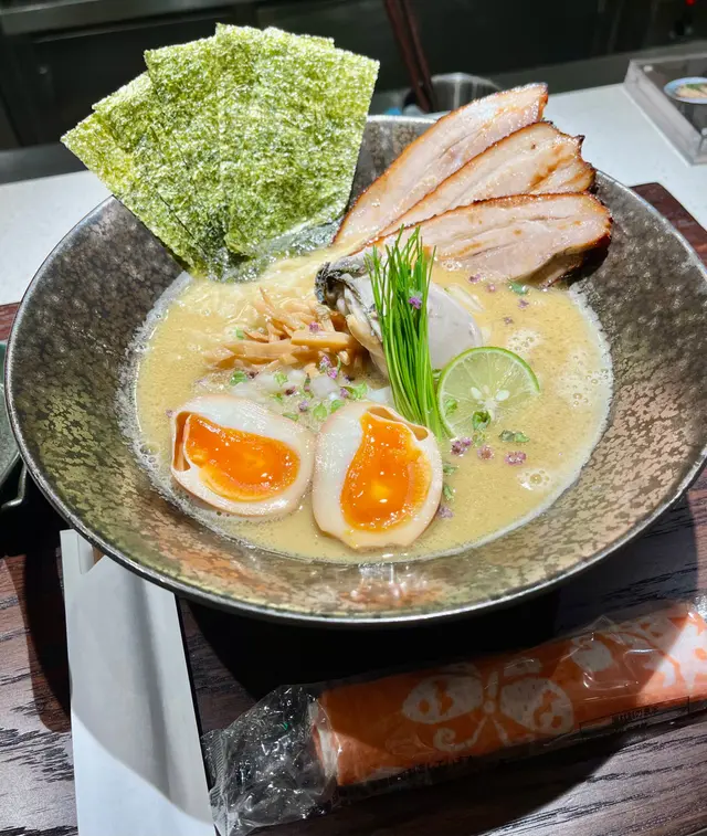 特製牡蠣白湯拉麵「koeru」