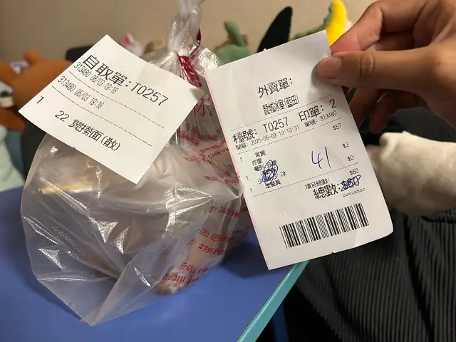 餐牌寫$39，收據收費唔清晰，店員態度一般，未必再幫襯