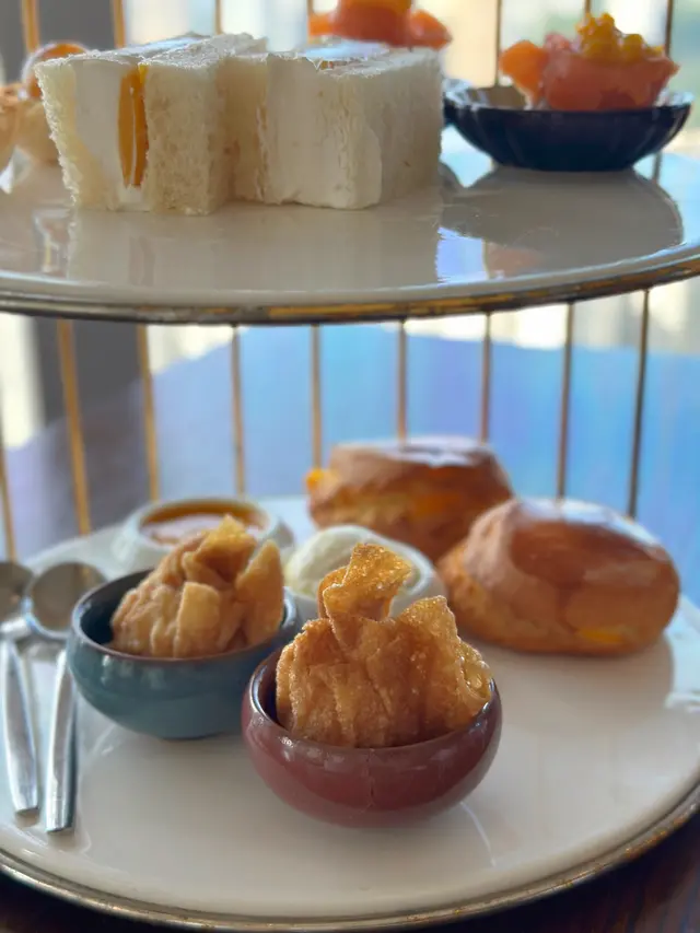 脆炸雲吞配芒果熱情果莎莎