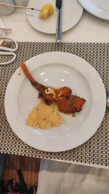 印度羊 拍照拍起来酷酷的 味道不适合我 喜欢这个酱料的，会喜欢吧