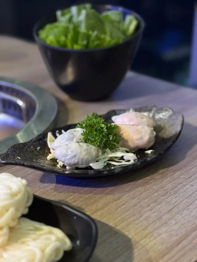 蟹肉雲吞拼韭菜餃