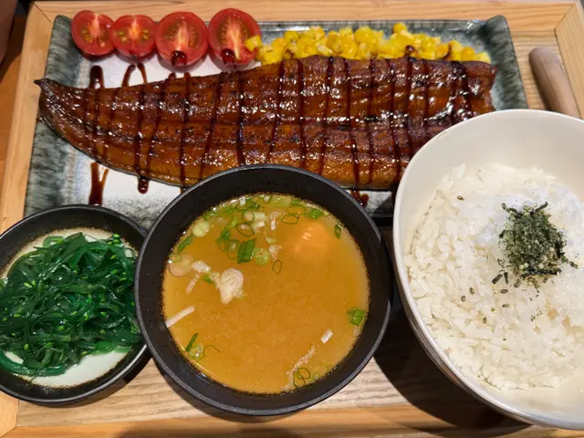 蒲燒鰻魚飯定食