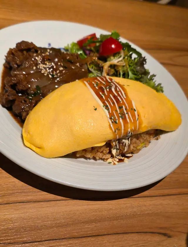 烤牛肉蛋包飯