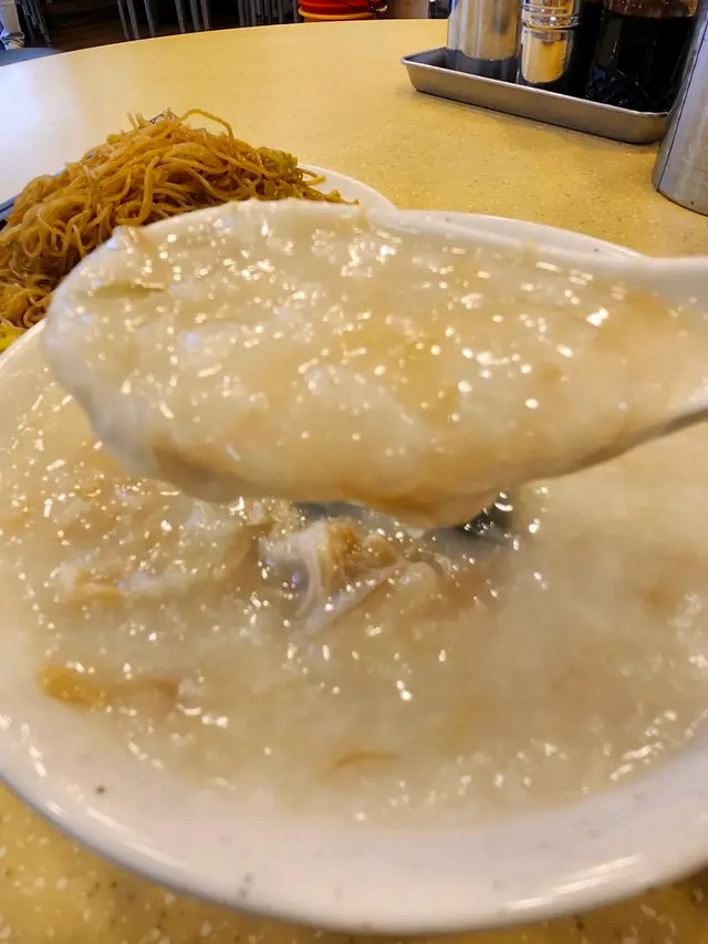 皮蛋瘦肉粥 (袖珍) $38