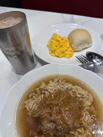 沙嗲牛肉面早餐