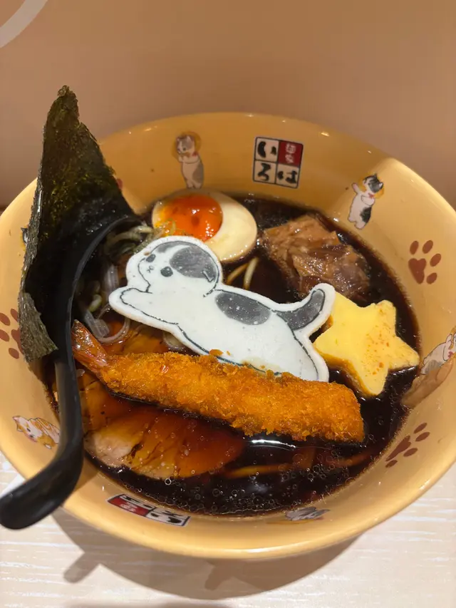 拉麵包括Mofusand魚片、糖心蛋、叉燒? (好大嚿肉)、炸蝦,足料👍🏻