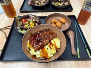 滑蛋鳗鱼饭 蒜蓉牛柳粒饭