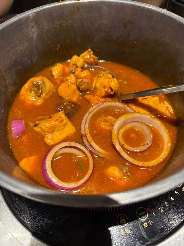 真正任飲任食免費加雞，雖然唔係中式重慶風味，係和風口味，但雞嫩滑，價錢唔貴，可以一試