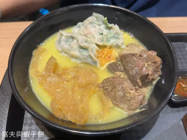 招牌瑤柱金湯三餸麵
