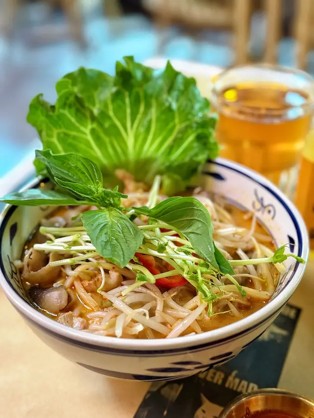 苗族椰汁淡咖哩雞肉湯米線