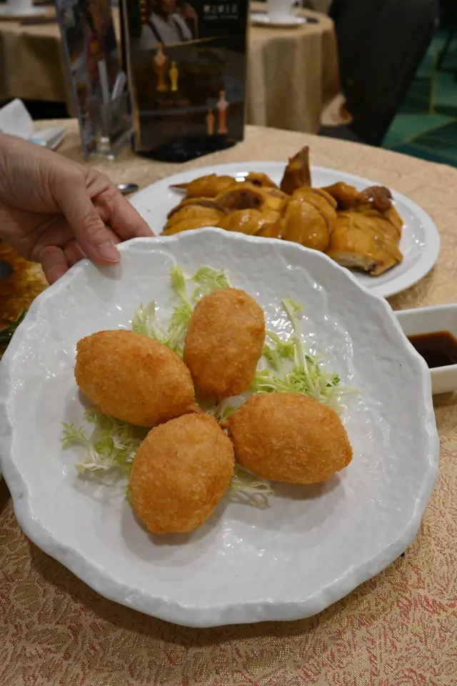 百花炸釀蟹鉗