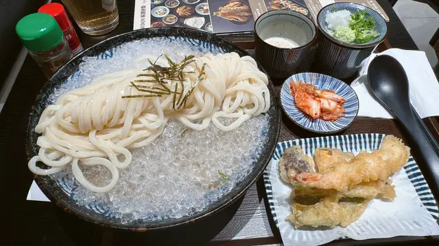 本來想去試過闊條麵,但係賣晒所以叫咗呢個冷烏冬
冷烏冬夠凍,天婦羅炸粉唔多,剛剛好,咬落去唔會油膩
唯獨是多芝麻醬淡咗啲😅