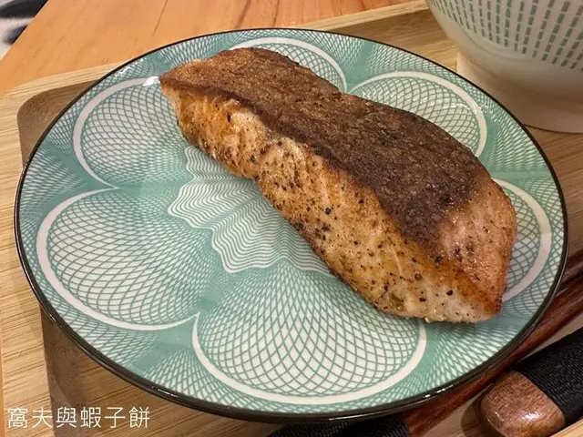 蕃茄魚湯烏冬配香煎三文魚
