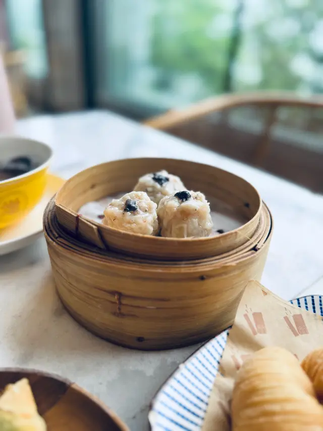 鵪鶉蛋松露燒賣