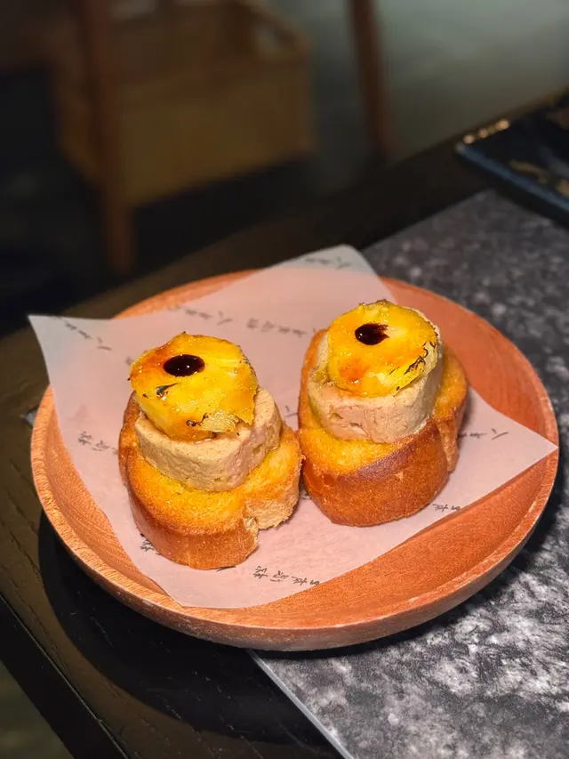 焦糖菠蘿鵝肝醬多士（兩件）