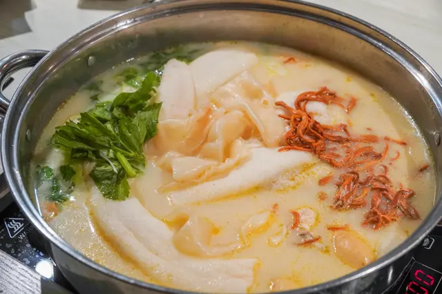 竹笙濃湯雞 (大煲)