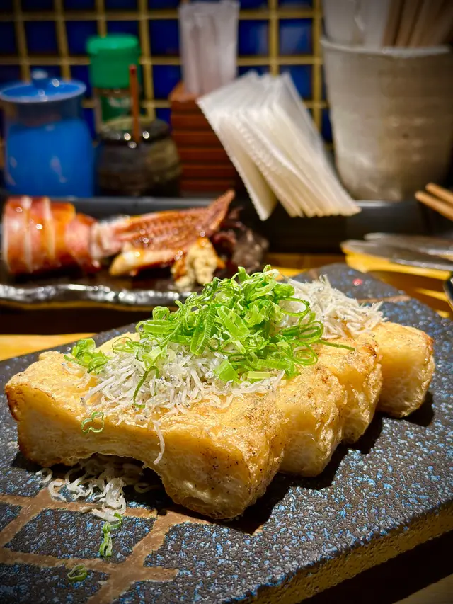 尾油炸豆腐伴吻仔魚