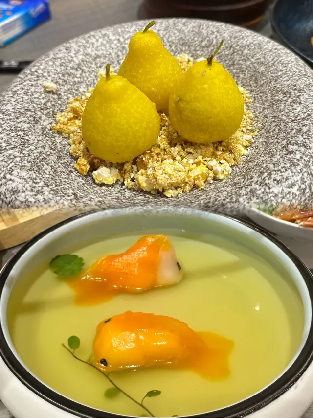 小小梨子  +  金魚戲水