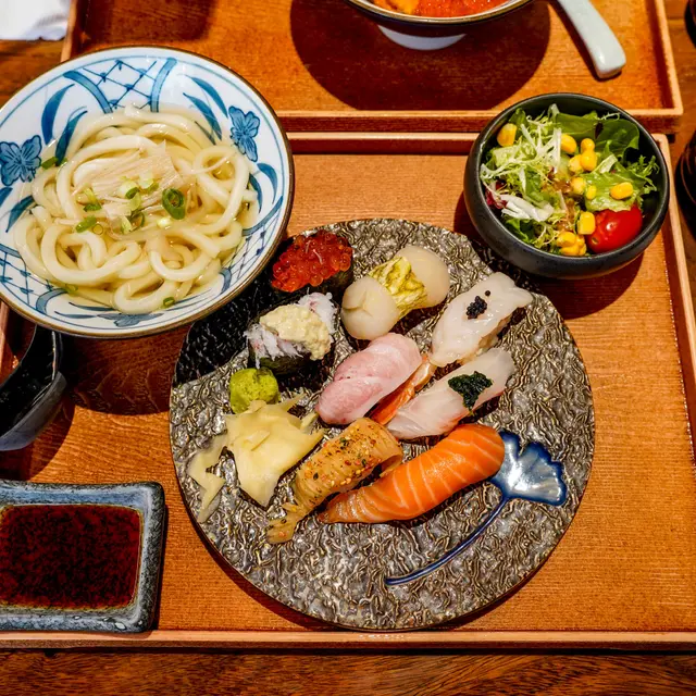 壽司定食配烏冬