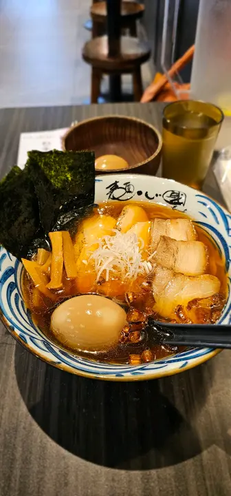 精选酱油拉面