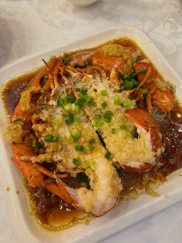 蒜蓉開邊蒸波士頓龍蝦（1隻）