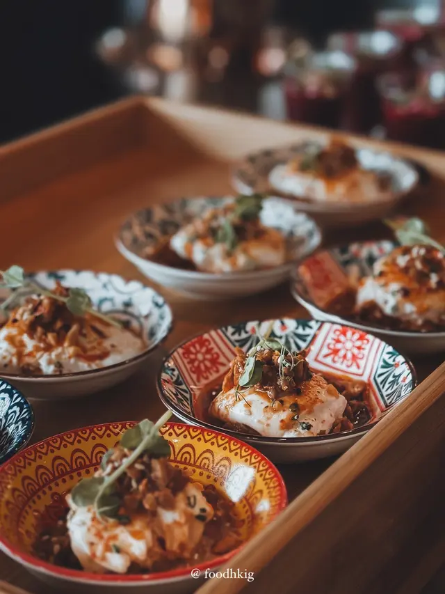 布拉塔芝士配辣花生麻醬