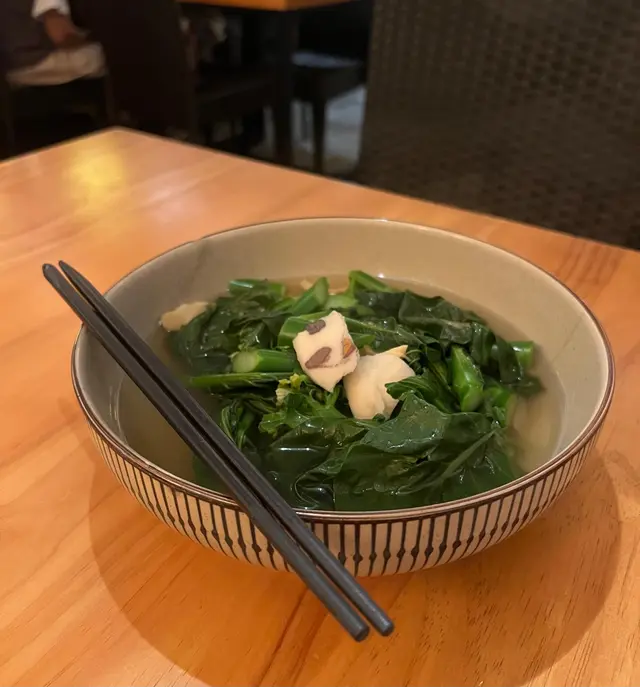 芥蘭浸泰皇椰青湯