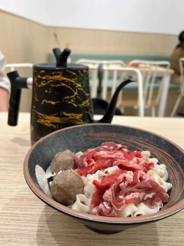 騸牯鮮肥牛牛丸配關廟刀削麵