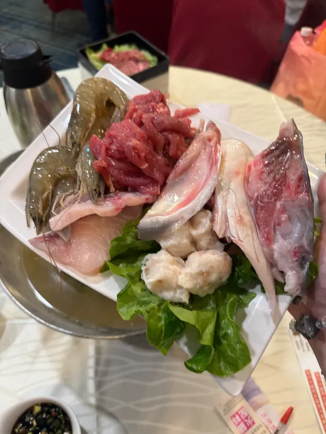 魚頭,骨腩,手打墨魚丸,海蝦,滑牛