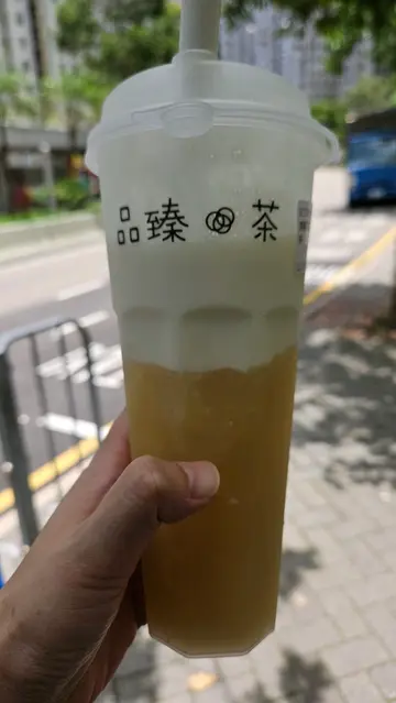 海鹽奶蓋日初金萱青茶