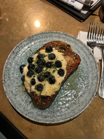 Ricotta  toast  