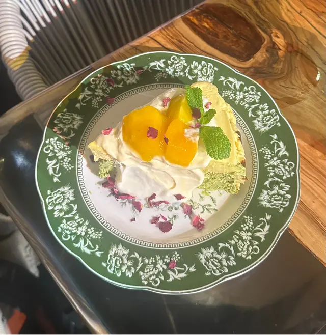 芒果斑斕巴斯克蛋糕