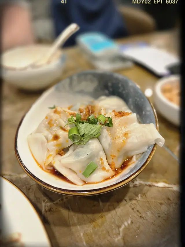 紅油抄手（$60/五隻）