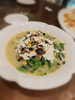 金银蛋上汤浸苋菜