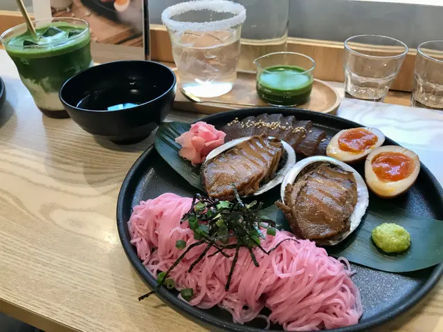 磯煮鮑魚蕎麥麵