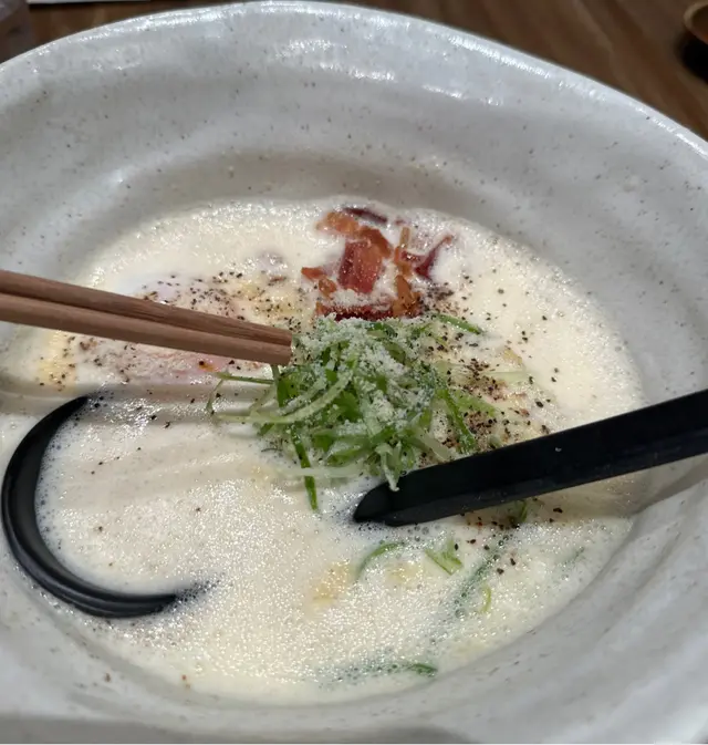 煙肉芝士雞白湯拉麵