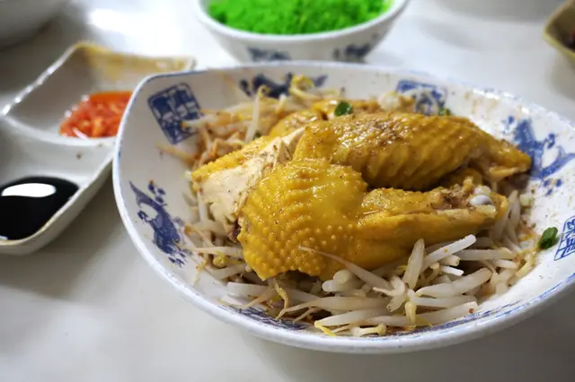 芽菜雞配黃薑飯