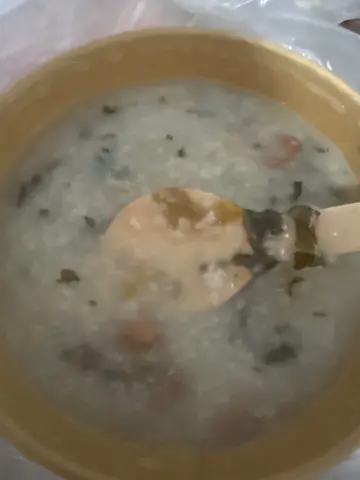 菜干猪骨粥，一块肉或骨都冇