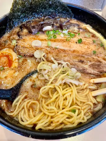 鱼豚骨拉面