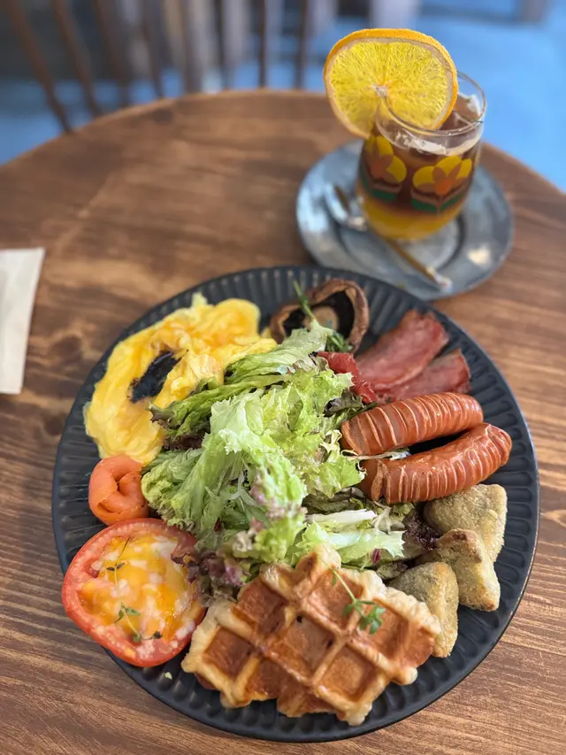 A  Big  Breakfast