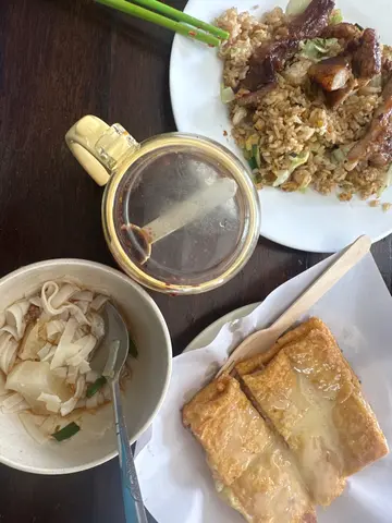 牛腩河、猪扒炒饭、西多士
