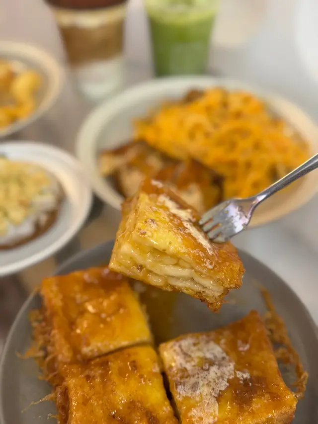 Salted Caramel Apple French Toast