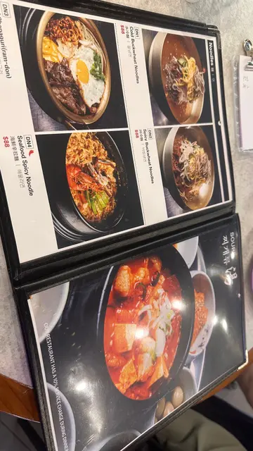 第一次到田蒲食肉Jeonpo Meat Shop 感覺去咗首爾食燒肉，店內仍未有酒牌關係，可以容許我們到樓下惠康買啤酒嚟飲，需然唔係韓啤。但店員仍主動提供冷凍杯，我對服務十分之滿意。👍