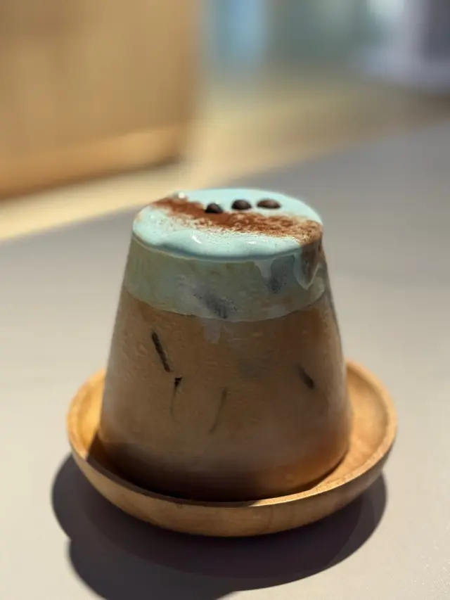 藍柑咖啡維也納雪山