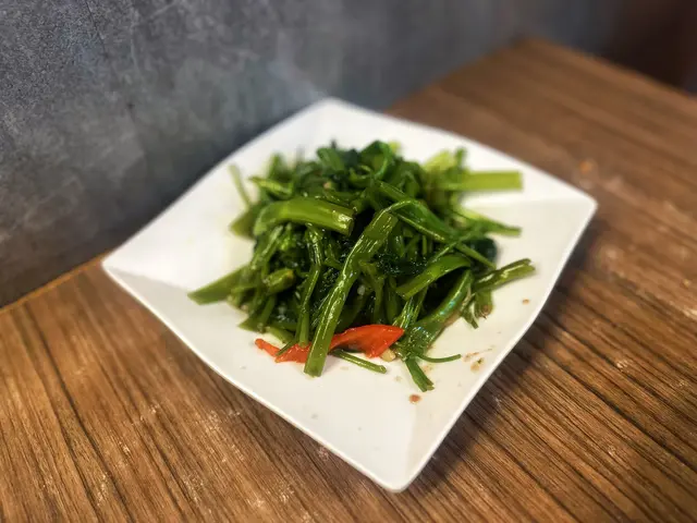 蝦醬炒通菜